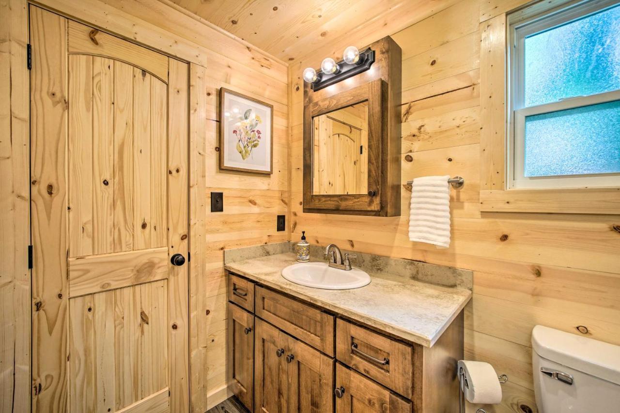 Stylish Cabin By Beavers Bend Hot Tub And Fire Pit Broken Bow Kültér fotó