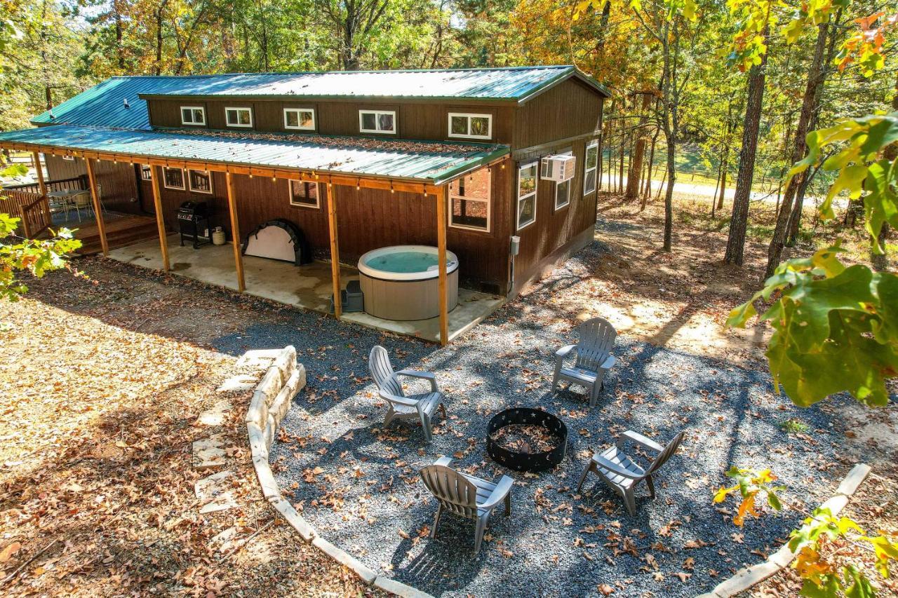Stylish Cabin By Beavers Bend Hot Tub And Fire Pit Broken Bow Kültér fotó